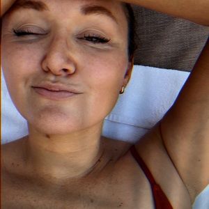 Meet your Posher, Chloe